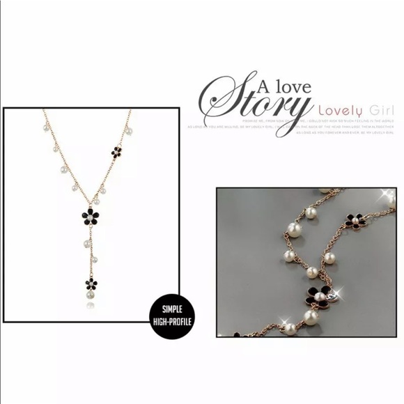 Chain pearl flower coco necklace CC design - Picture 7 of 8